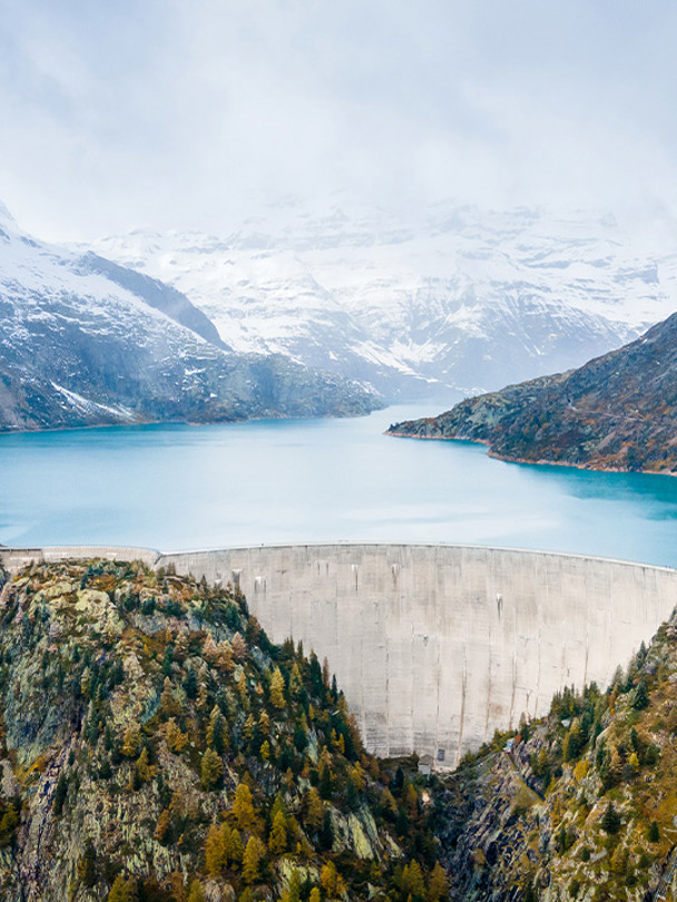 Enhesa – dam and lake portrait